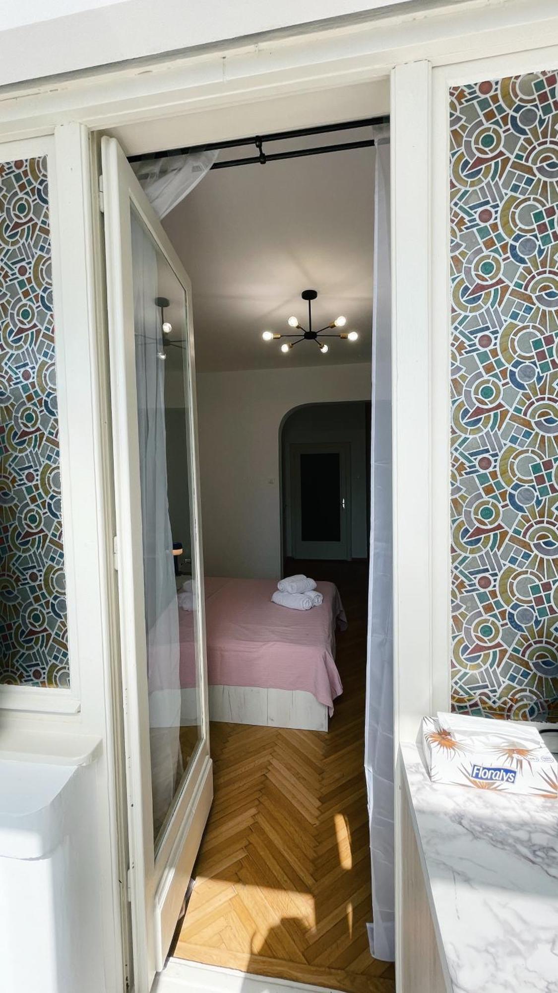 Pinkfluid - Charming Studio In Prime Location Bukarest Eksteriør billede